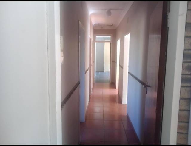 OFFICE PROPERTY TO RENT IN FLORIDA PARK